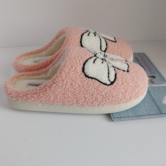 Pink Cozy Slippers with Bow - Women's Size Med. 7-8 NWT - Picture 4 of 15